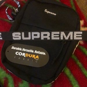 Supreme shoulder bag SS 18